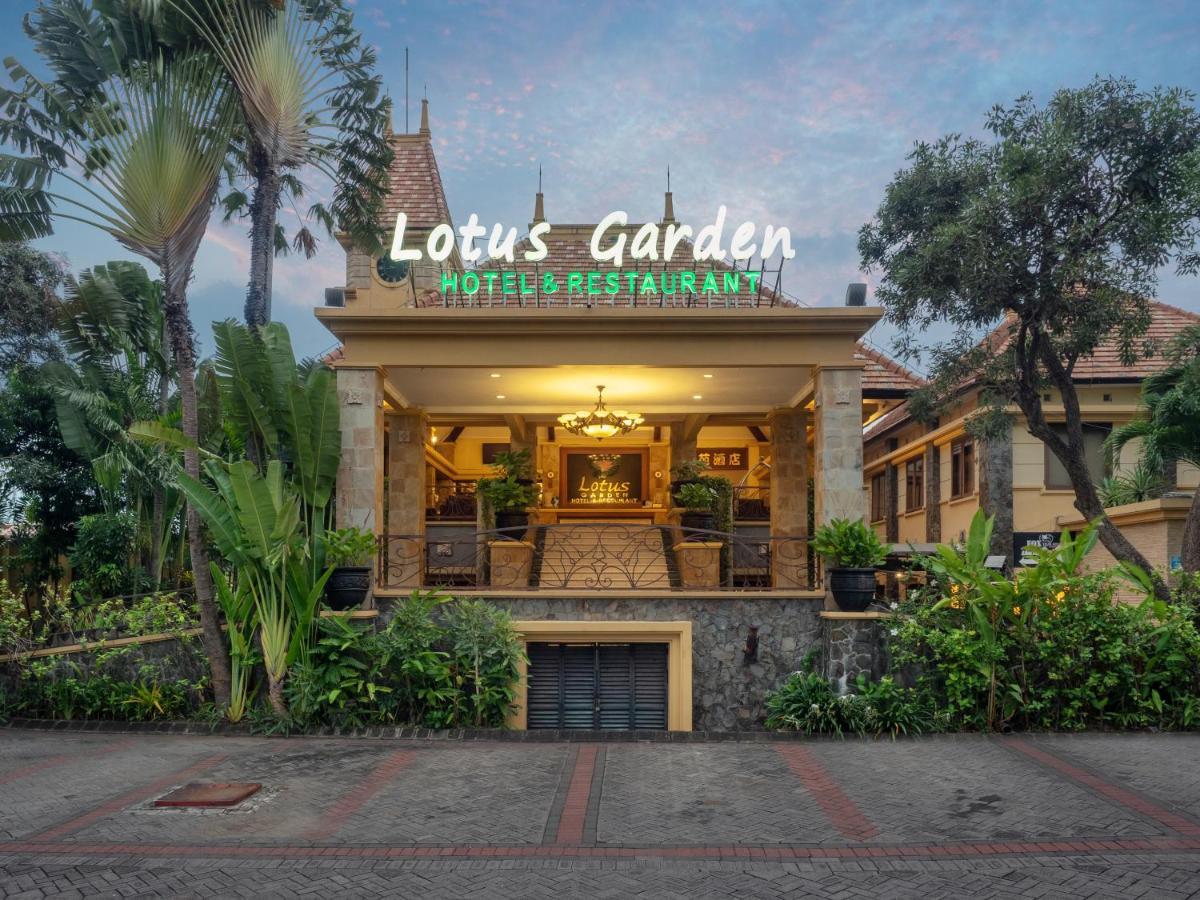 Lotus Garden Hotel By Waringin Hospitality Kediri  Exterior foto